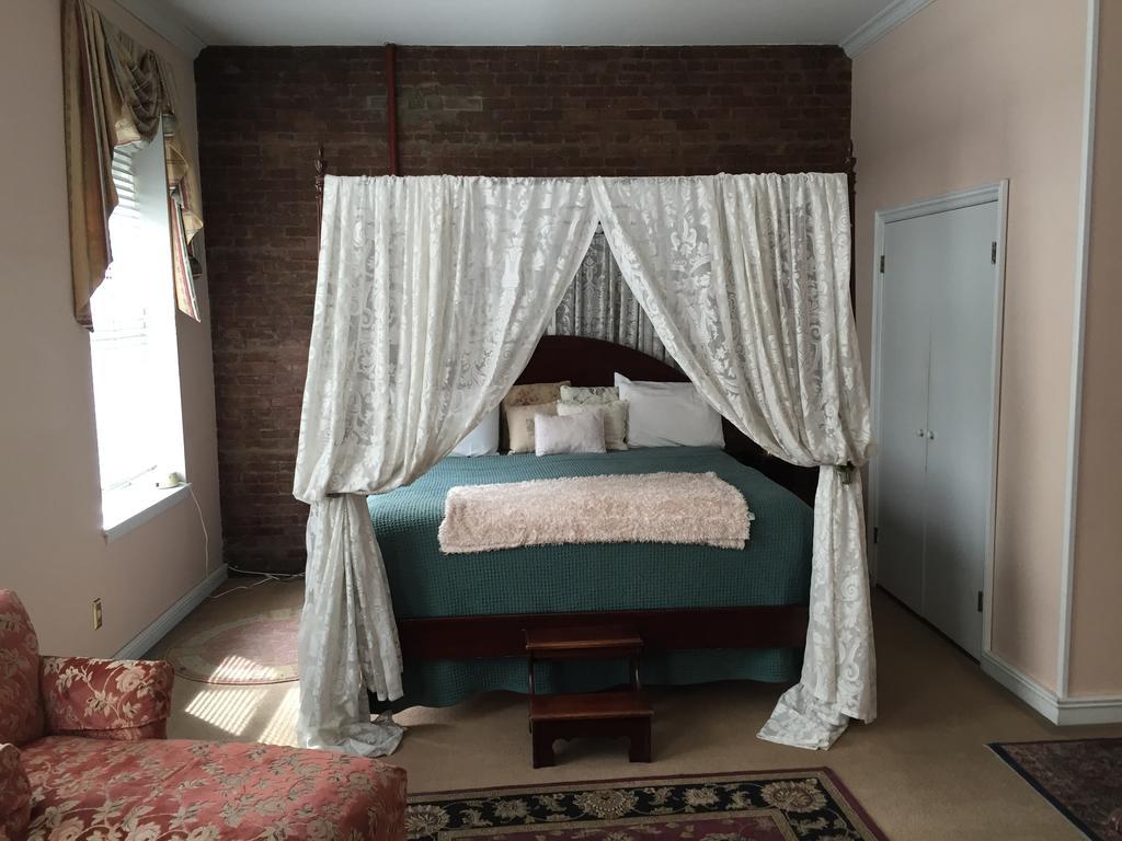 The Townhouse Inn Of Chelsea New York Room photo